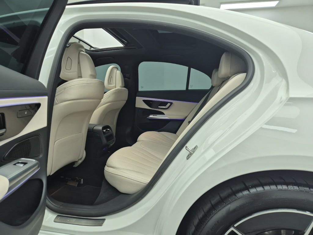Mercedes Benz E class - Vista 12