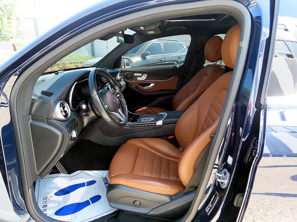 Mercedes Benz GLC Class - Vista 5