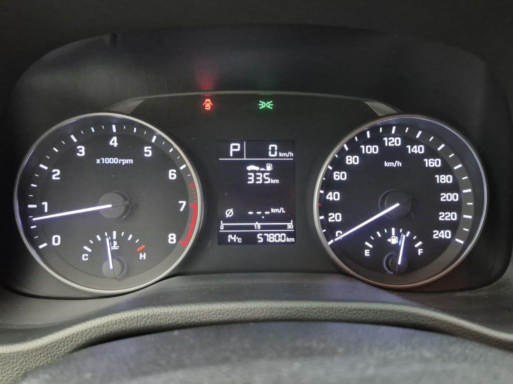 HYUNDAI Avante - Vista 7