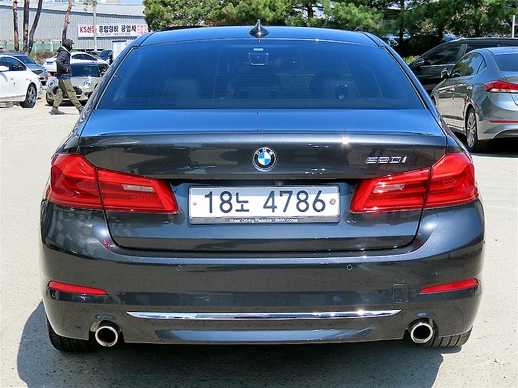 BMW 5 Series - Vista 4