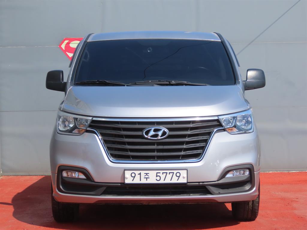 HYUNDAI Starex - Vista 3