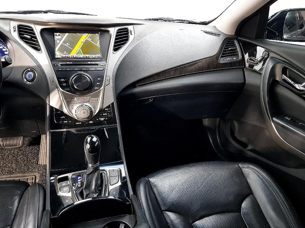 HYUNDAI Grandeur - Vista 10