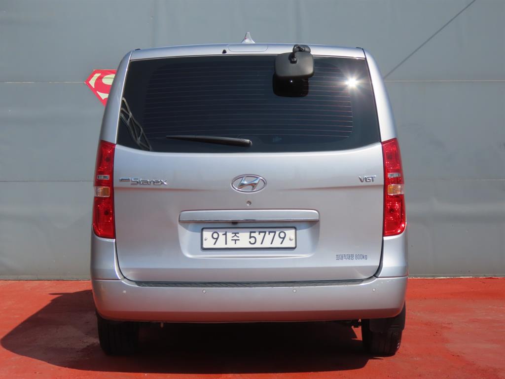 HYUNDAI Starex - Vista 7
