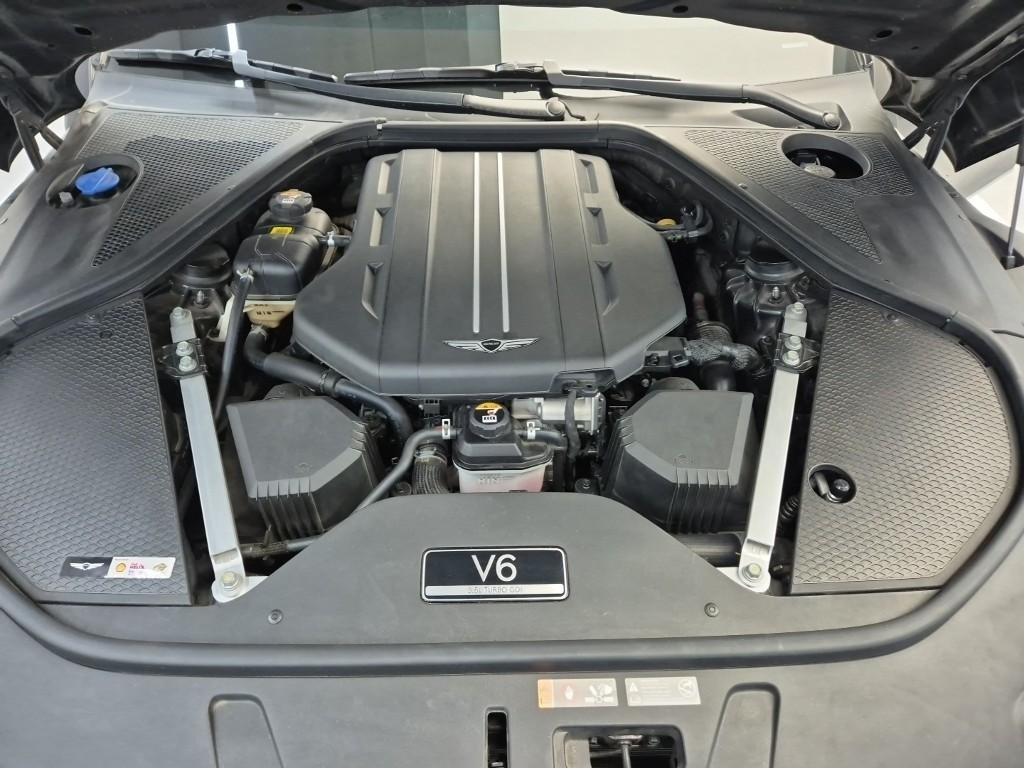 Genesis G90 - Vista 5