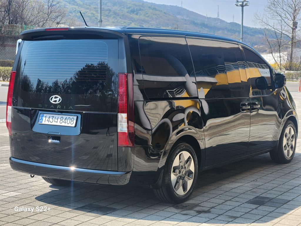 HYUNDAI Staria - Vista 2