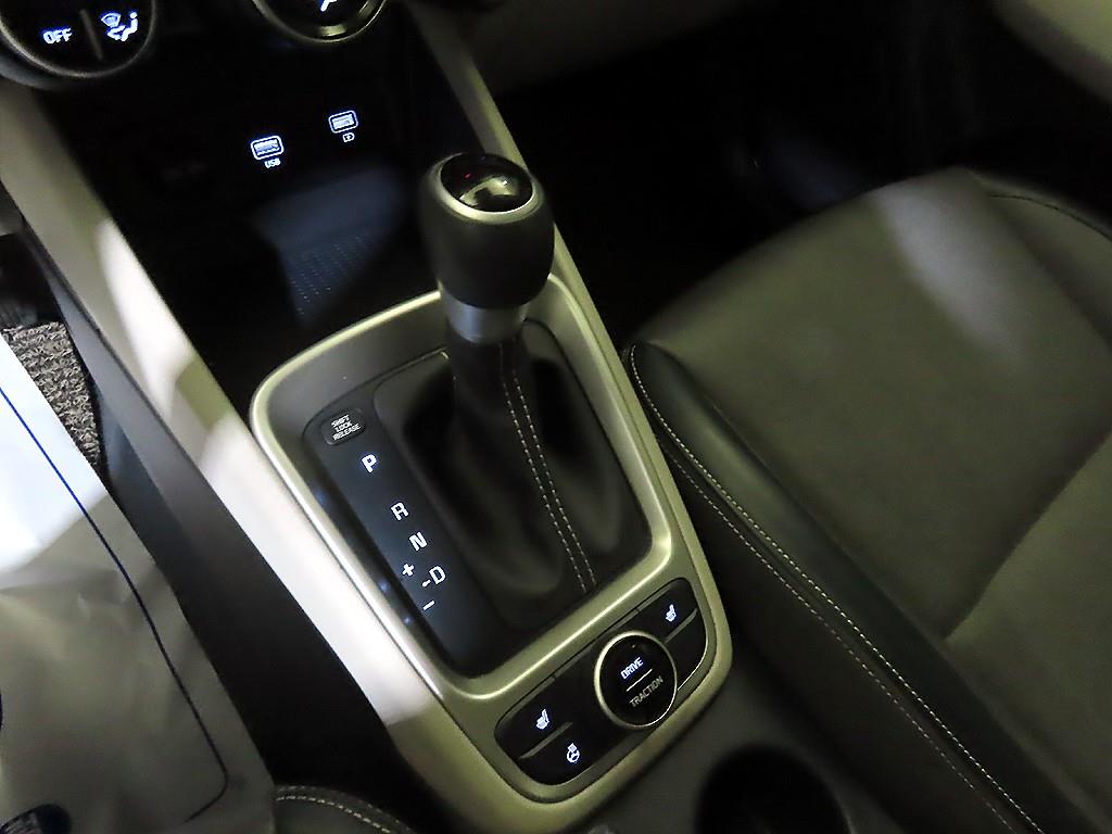 HYUNDAI Venue - Vista 12