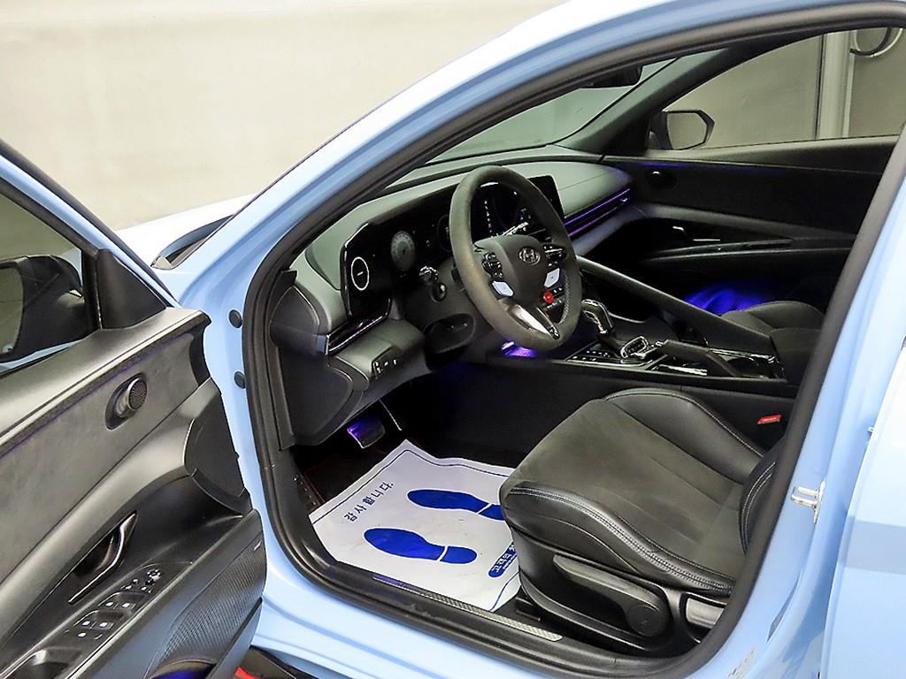 HYUNDAI Avante - Vista 5