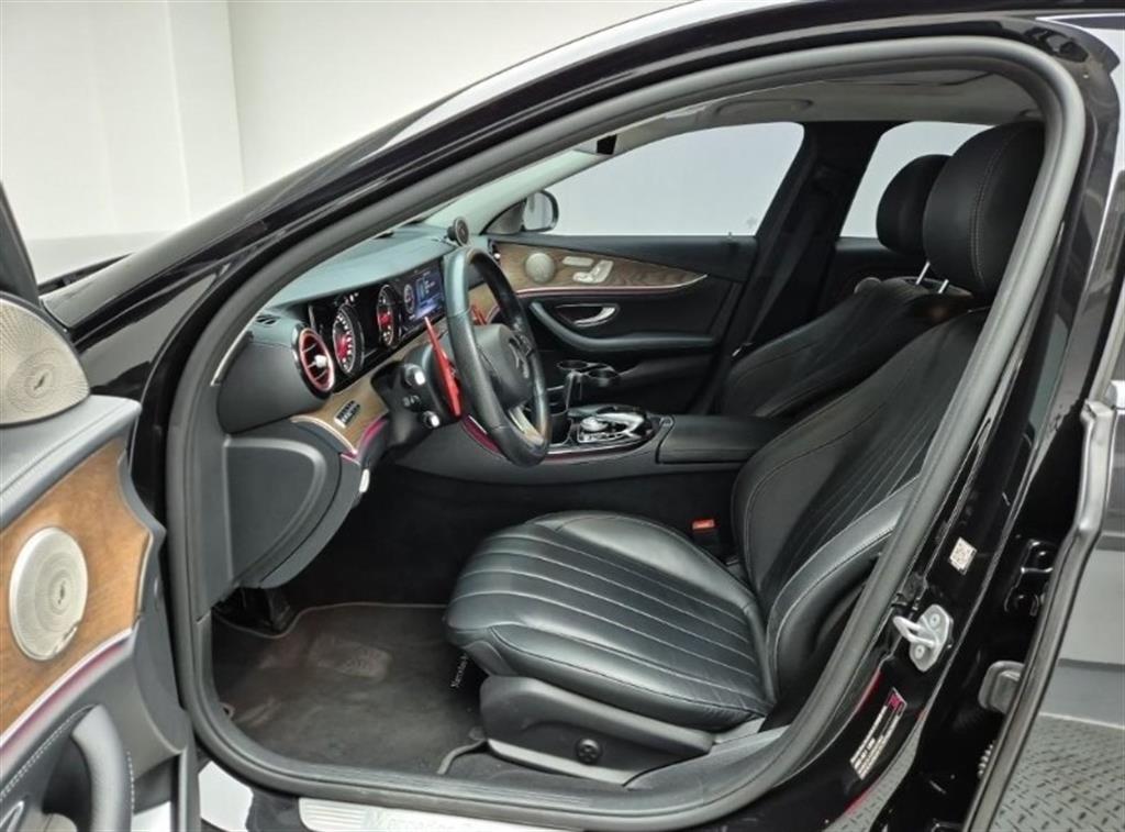 Mercedes Benz E class - Vista 11