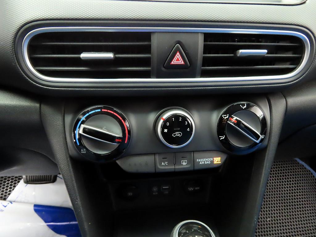 HYUNDAI Kona - Vista 9