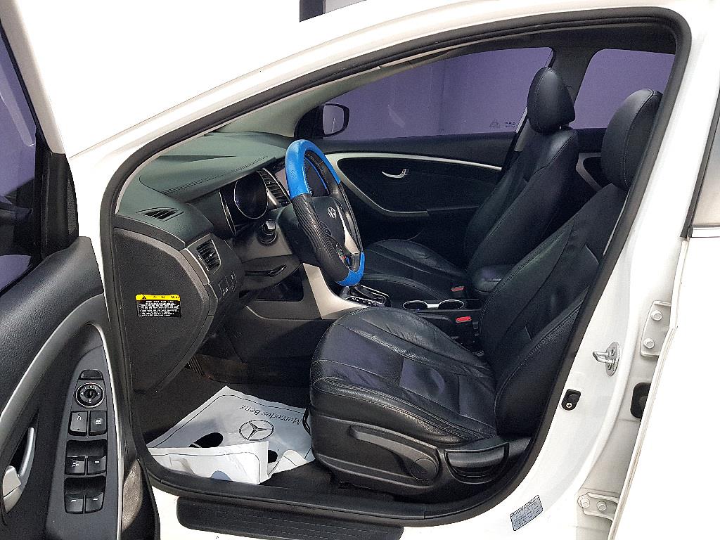 HYUNDAI i30 - Vista 8