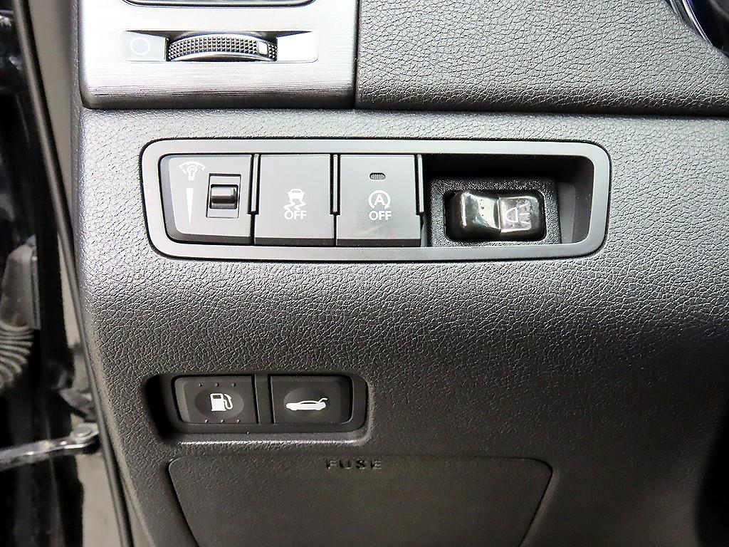 HYUNDAI Sonata - Vista 12