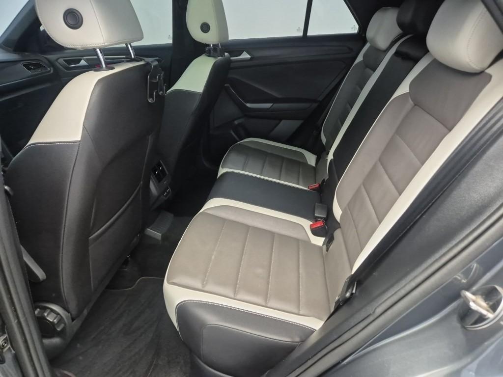 Volkswagen T-Roc - Vista 12