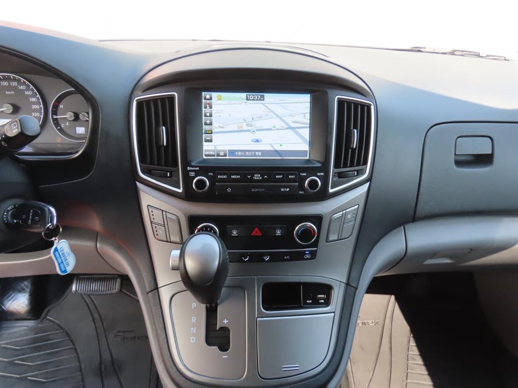 HYUNDAI Starex 2019 Plateado - Importación desde Corea - HF Imports Iquique - Foto 12