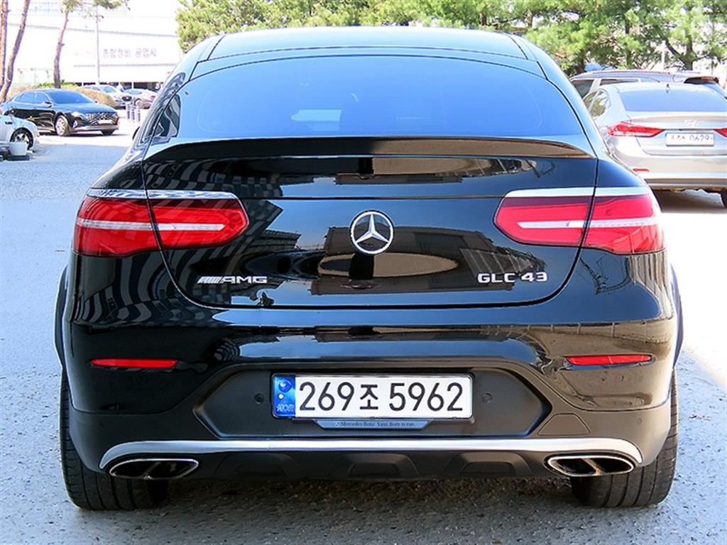 Mercedes Benz GLC Class - Vista 4