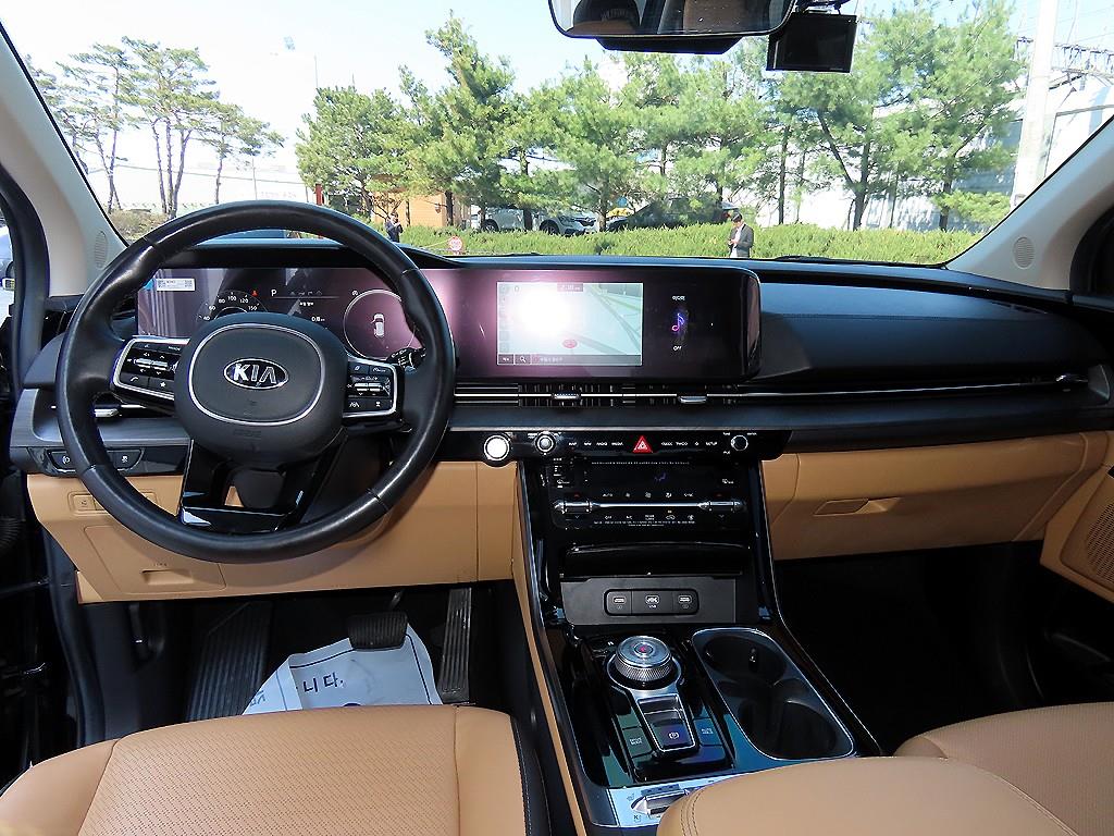 KIA Carnival - Vista 8