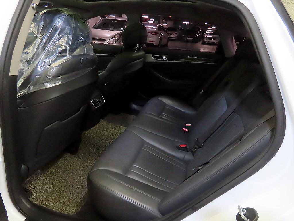 Genesis G80 - Vista 7