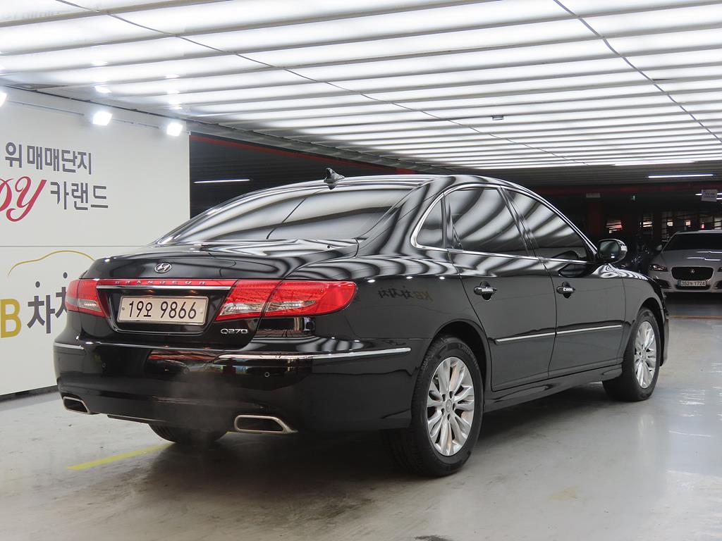 HYUNDAI Grandeur - Vista 6