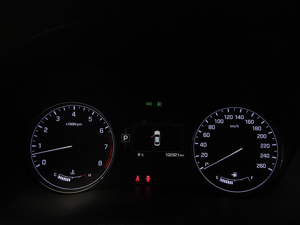 HYUNDAI Genesis - Vista 9