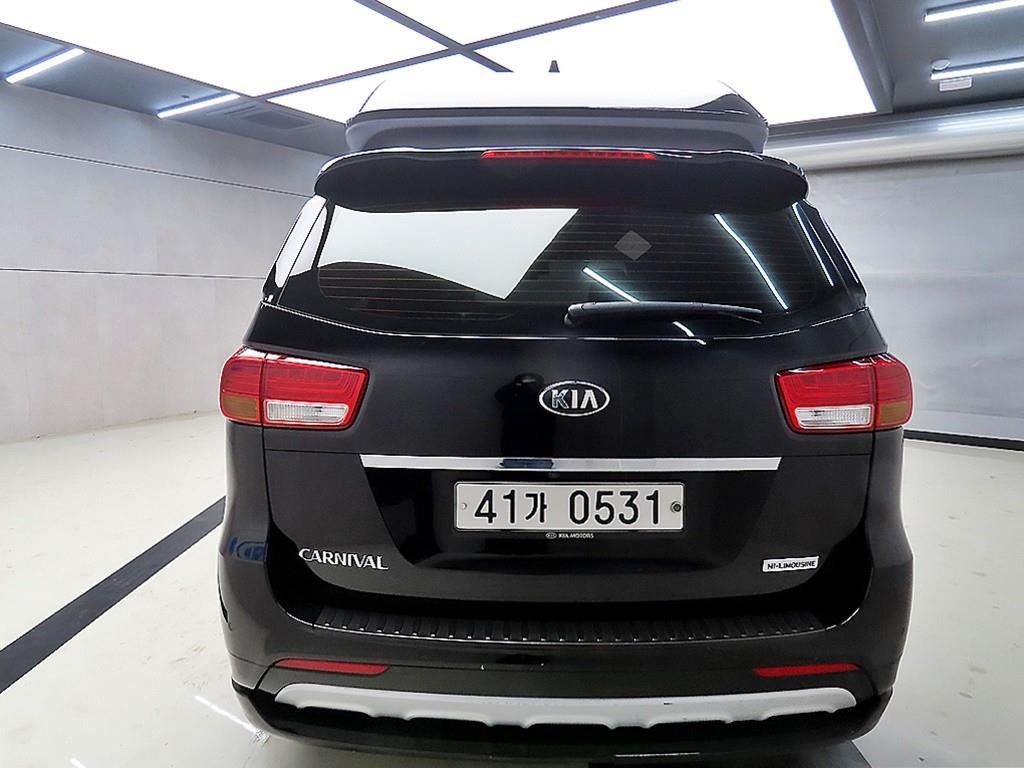 KIA Carnival - Vista 3