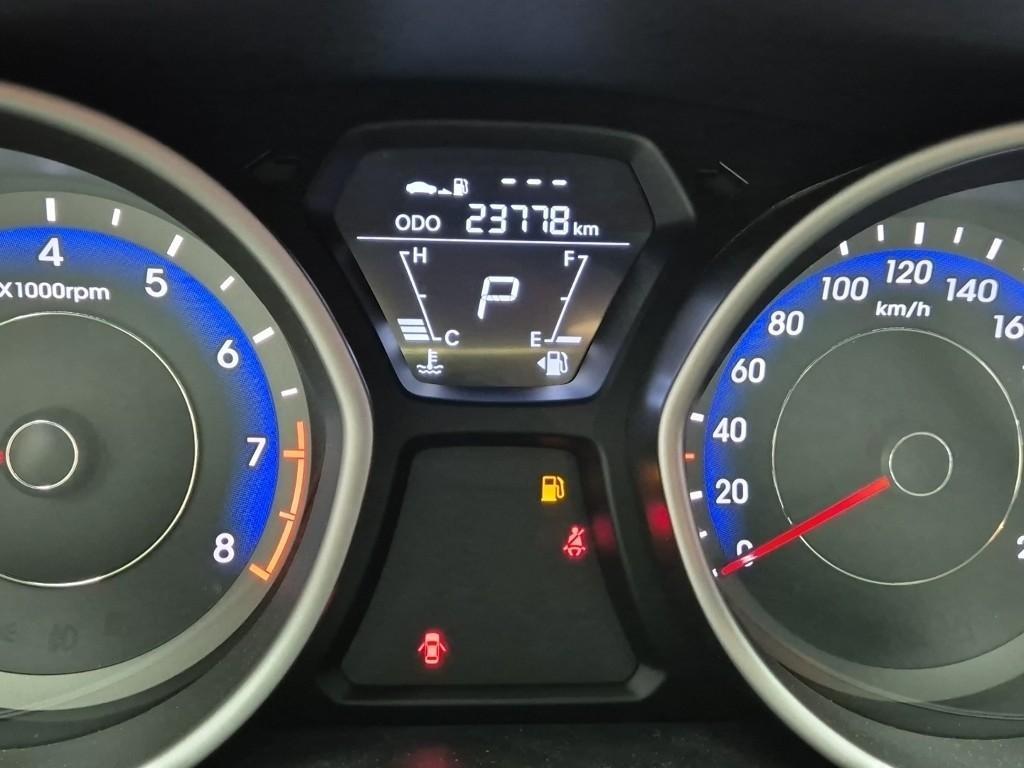 HYUNDAI Avante 2012 Blanco - Importación desde Corea - HF Imports Iquique - Foto 18