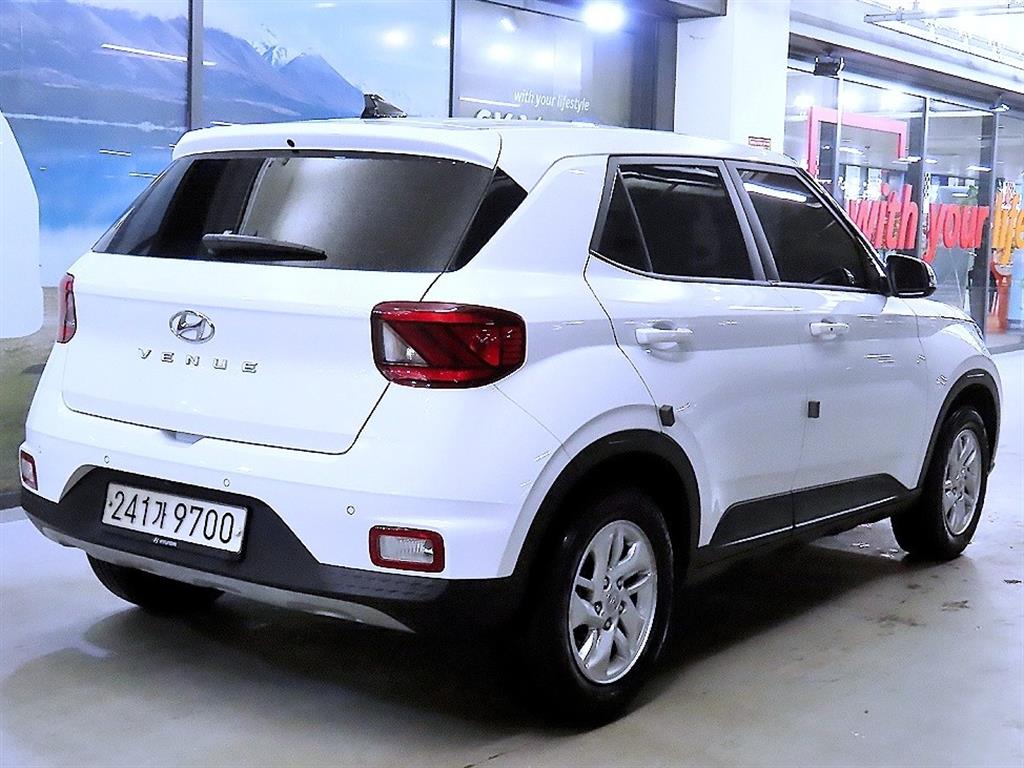 HYUNDAI Venue - Vista 4