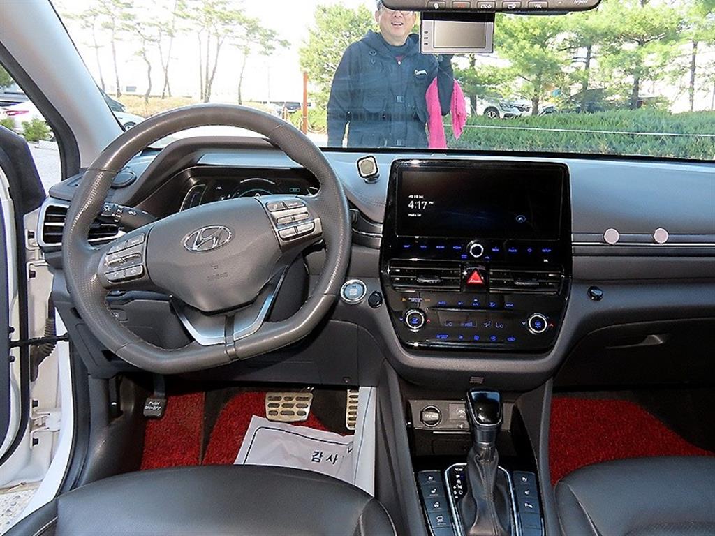 HYUNDAI Ioniq - Vista 7