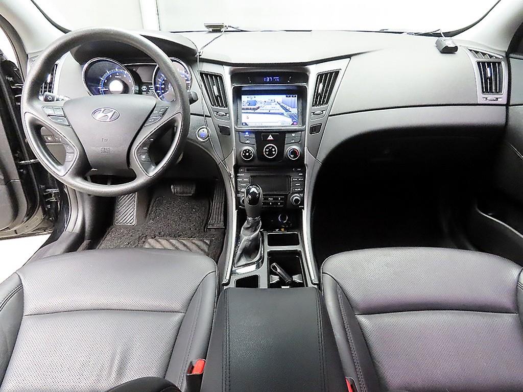 HYUNDAI Sonata - Vista 7