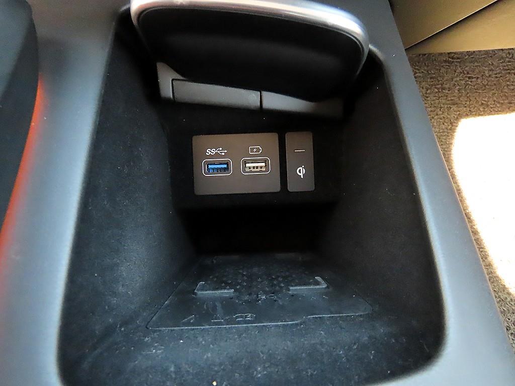 Genesis GV70 2022 Blanco - Importación desde Corea - HF Imports Iquique - Foto 14