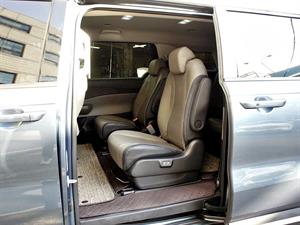 KIA Carnival - Vista 12