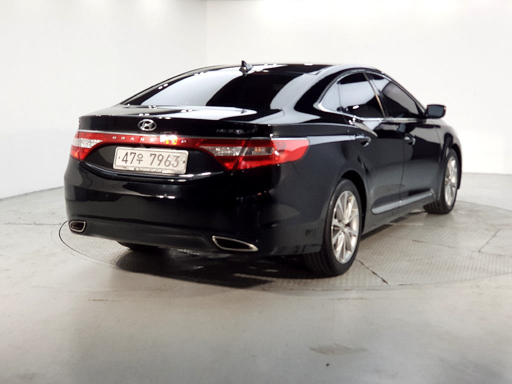 HYUNDAI Grandeur - Vista 4