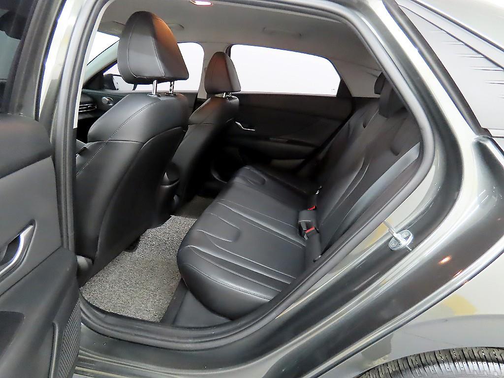 HYUNDAI Avante - Vista 6