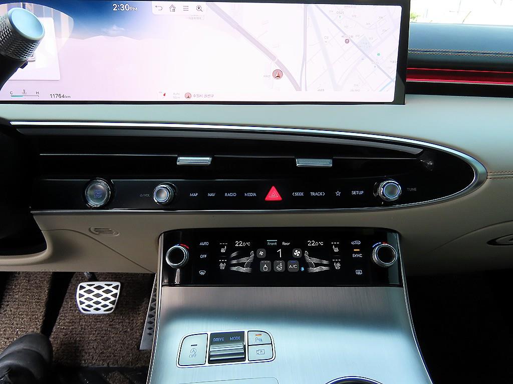 Genesis GV70 - Vista 12