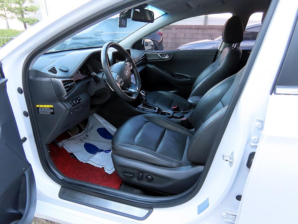 HYUNDAI Ioniq - Vista 5