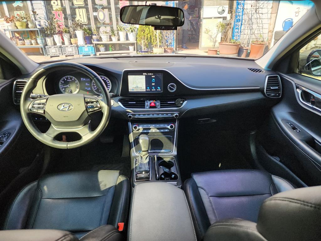 HYUNDAI Grandeur - Vista 11