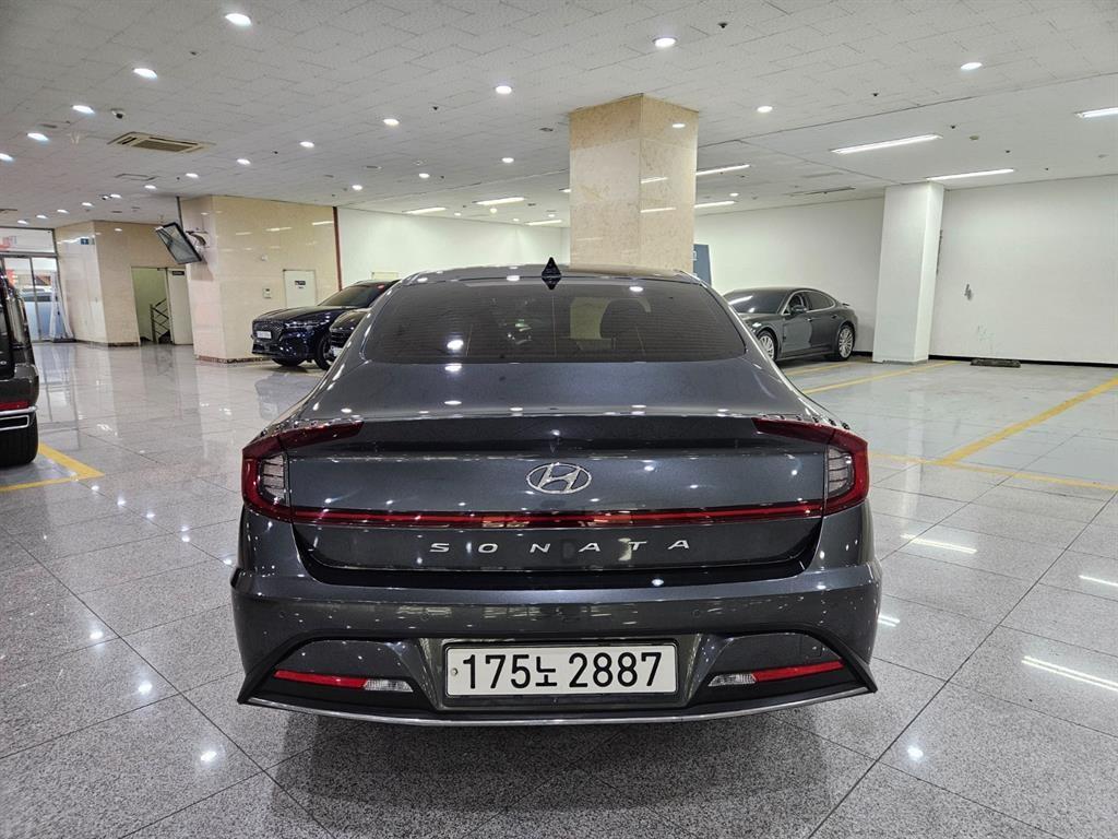 HYUNDAI Sonata - Vista 4