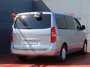 HYUNDAI Starex - Vista 6