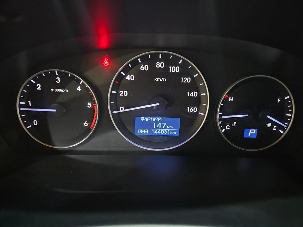 HYUNDAI Starex - Vista 5