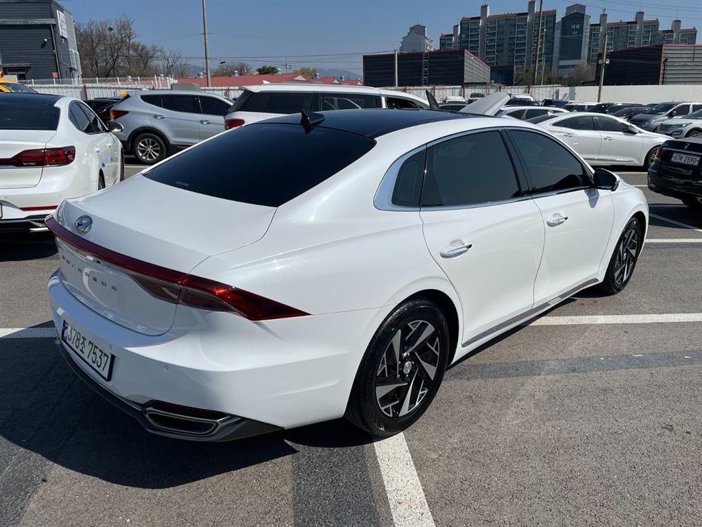 HYUNDAI Grandeur - Vista 6