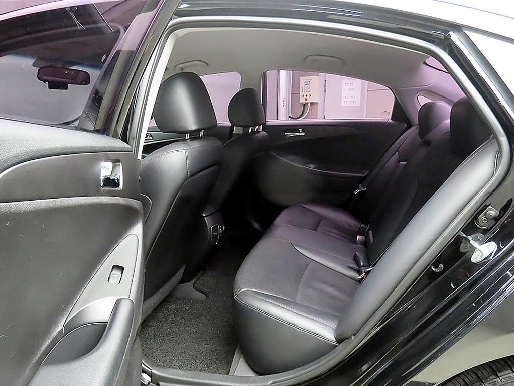 HYUNDAI Sonata - Vista 6