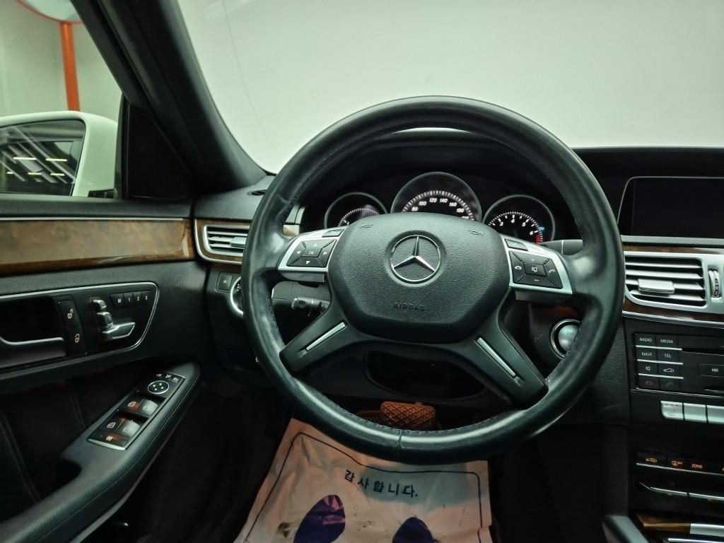 Mercedes Benz E class - Vista 9