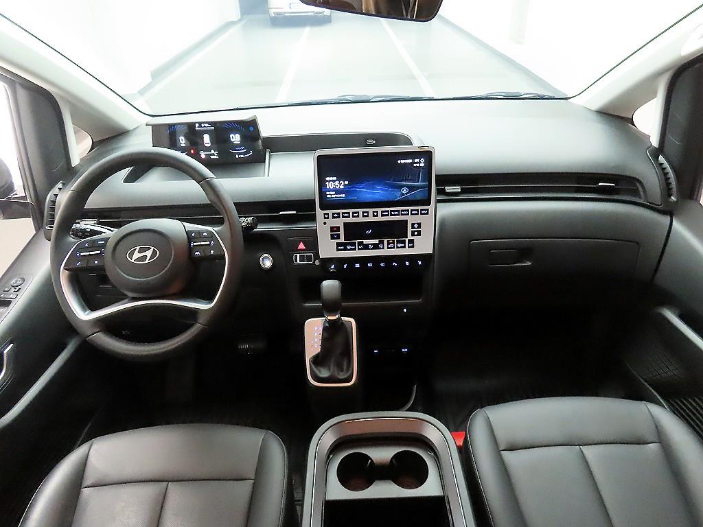 HYUNDAI Staria - Vista 8