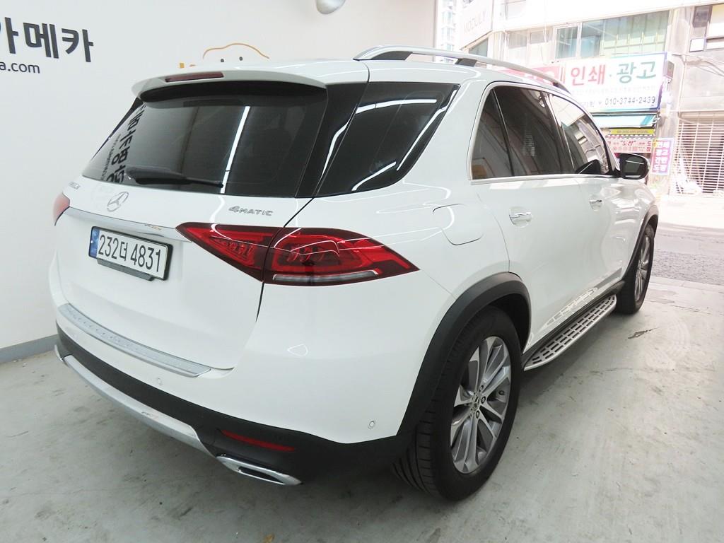 Mercedes Benz GLE Class - Vista 3