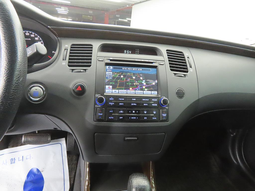 HYUNDAI Grandeur - Vista 11