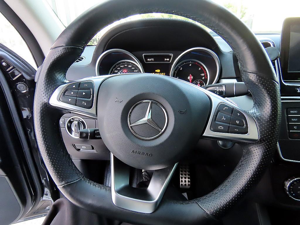 Mercedes Benz GLE Class - Vista 8