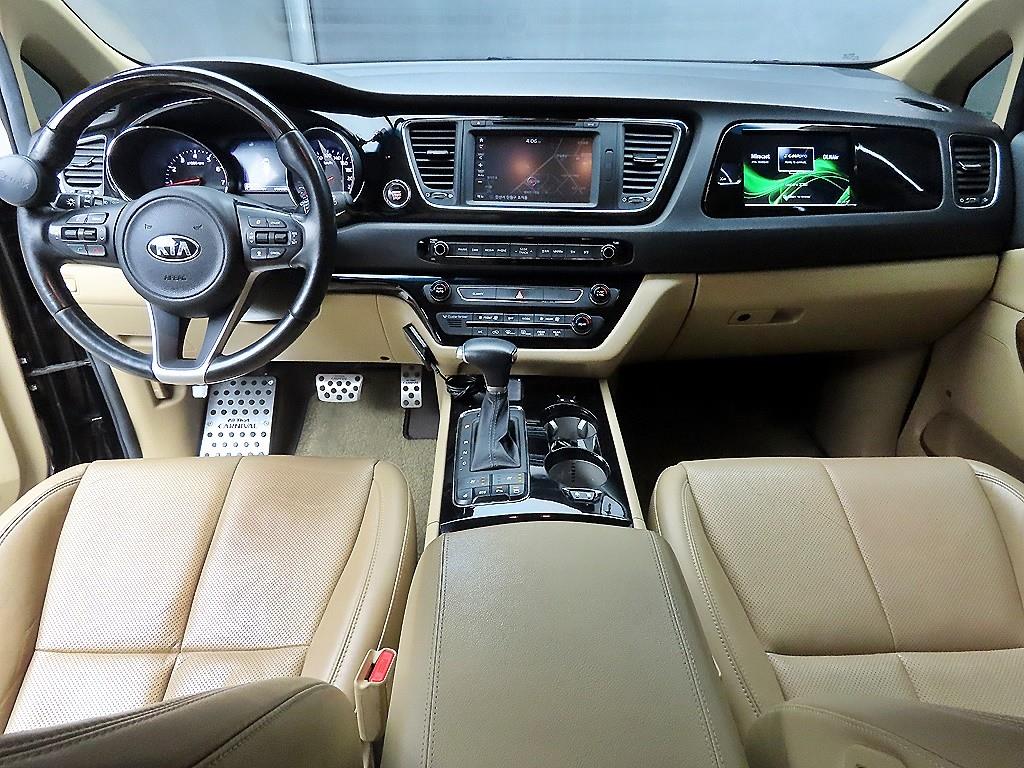 KIA Carnival - Vista 7