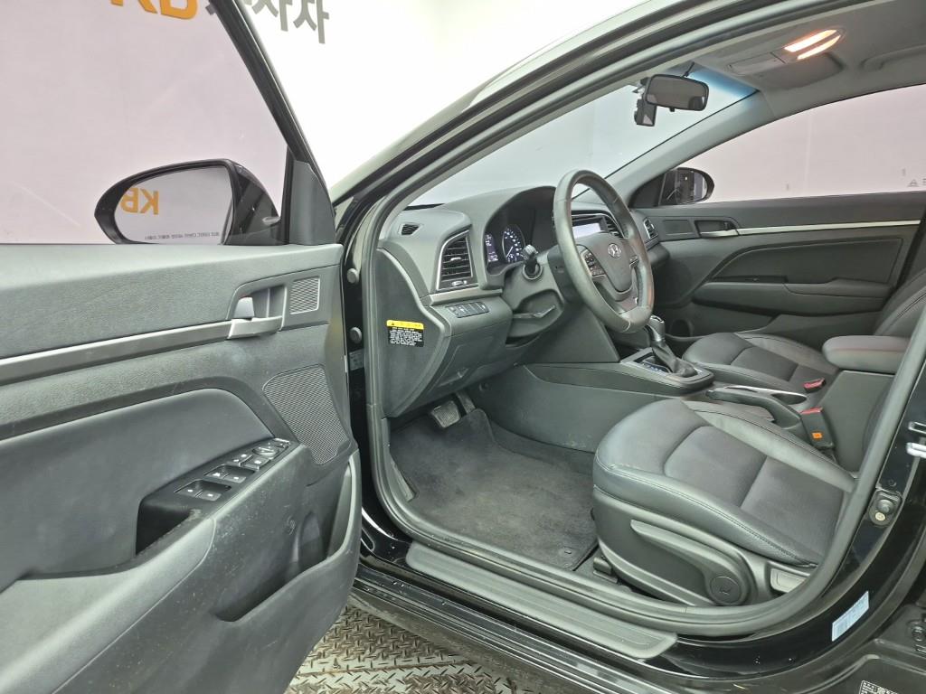 HYUNDAI Avante 2016 Negro - Importación desde Corea - HF Imports Iquique - Foto 17