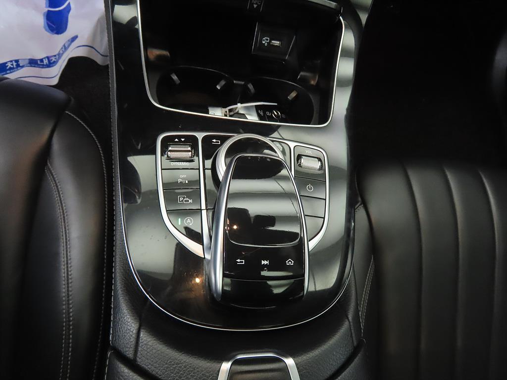 Mercedes Benz E class - Vista 12