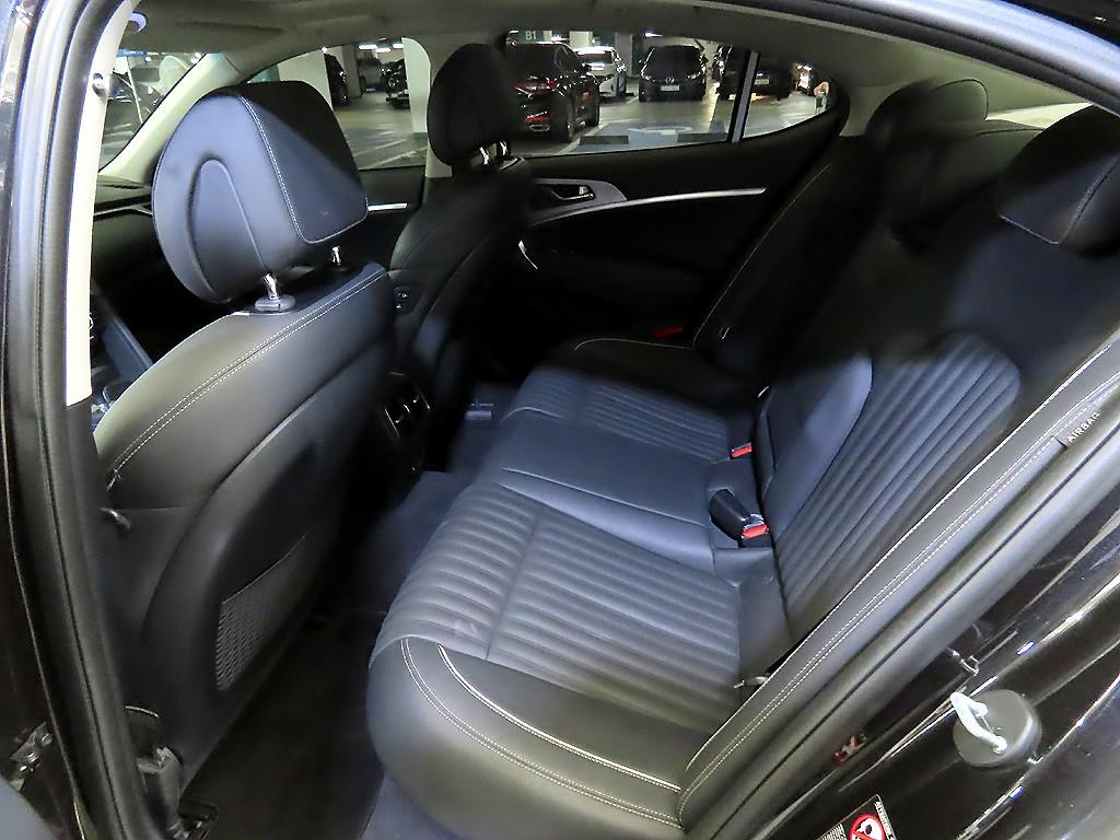 Genesis G70 - Vista 7