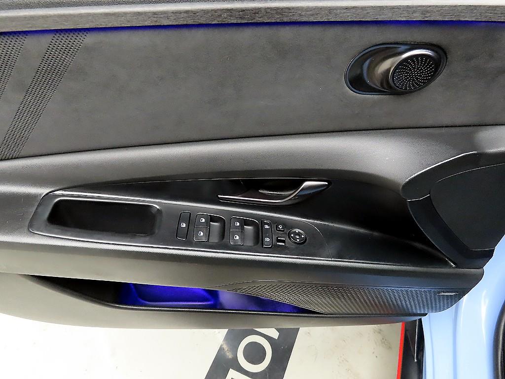 HYUNDAI Avante - Vista 11