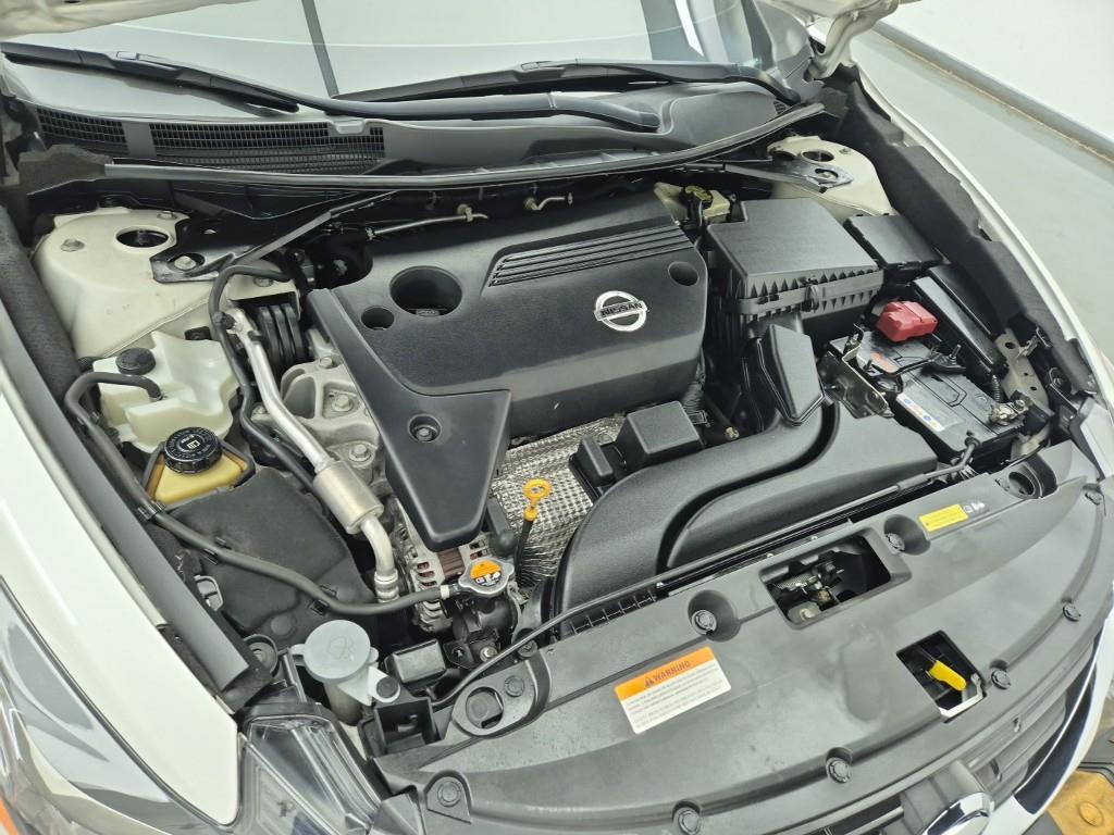 Nissan Altima - Vista 6